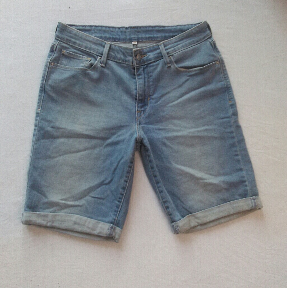 Levis women's short light wash jeans Medium - Picture 1 of 2